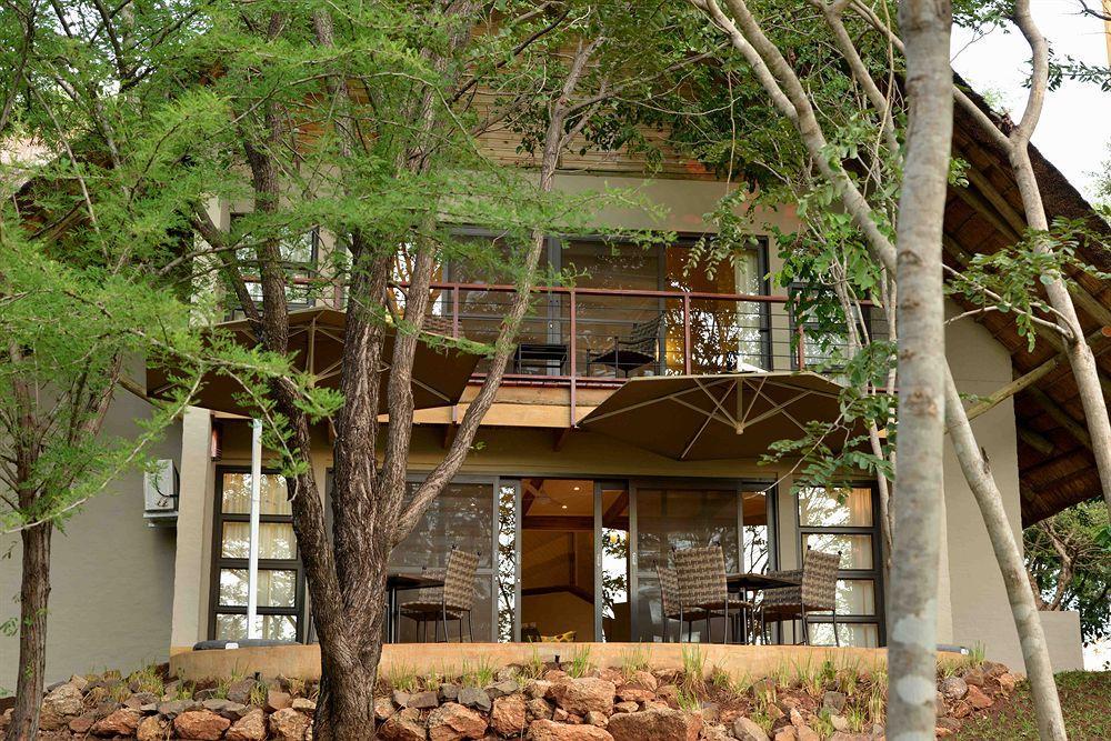 Victoria Falls Safari Suites Buitenkant foto