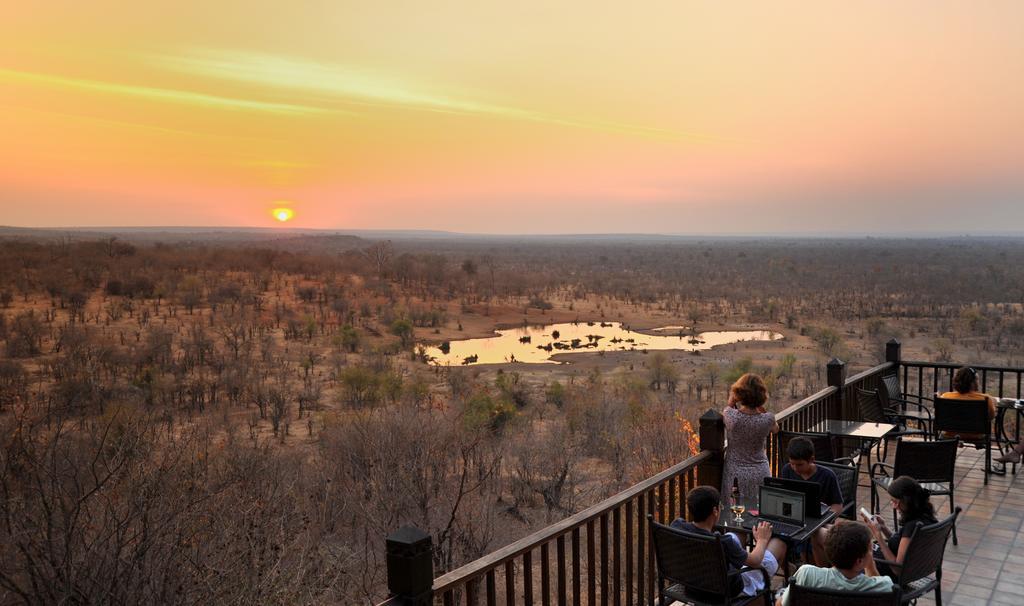 Victoria Falls Safari Suites Buitenkant foto