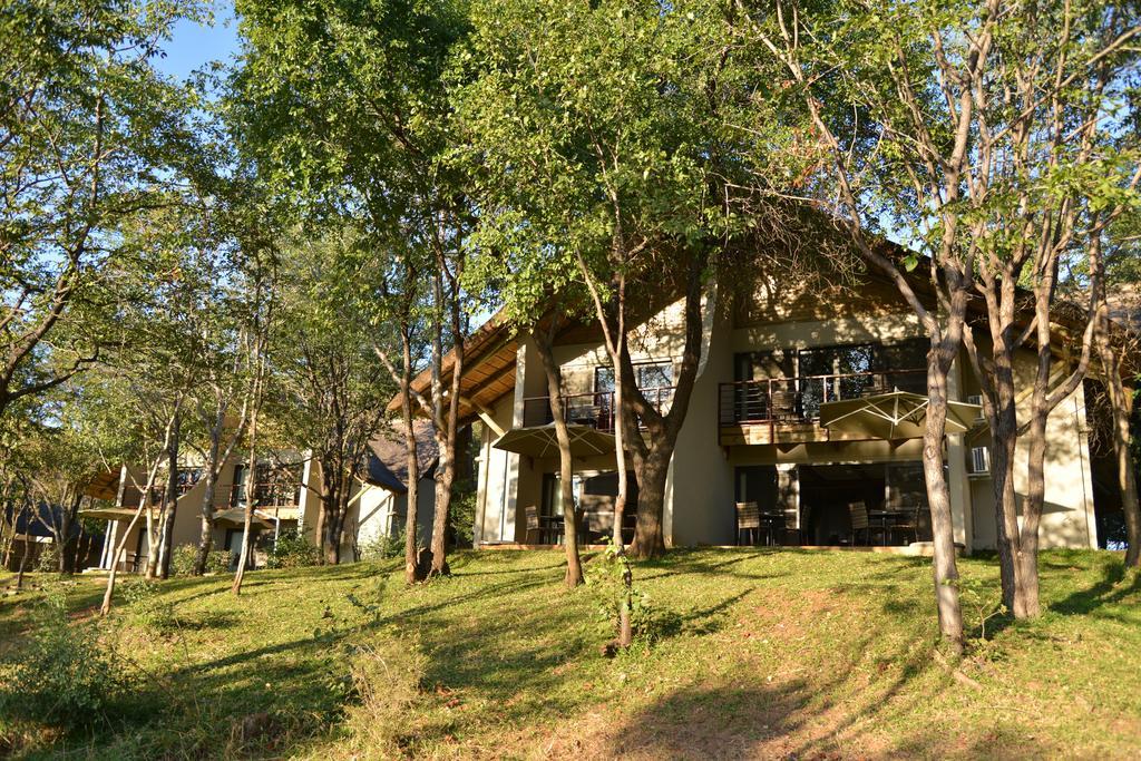 Victoria Falls Safari Suites Buitenkant foto