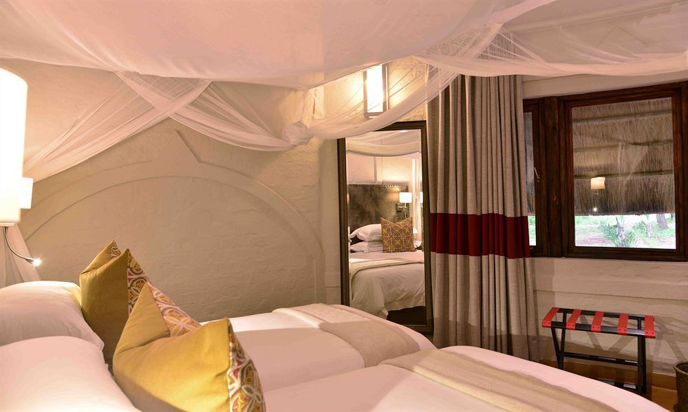 Victoria Falls Safari Suites Buitenkant foto