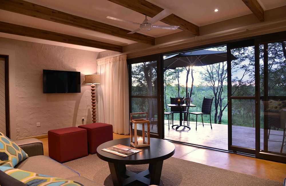 Victoria Falls Safari Suites Buitenkant foto