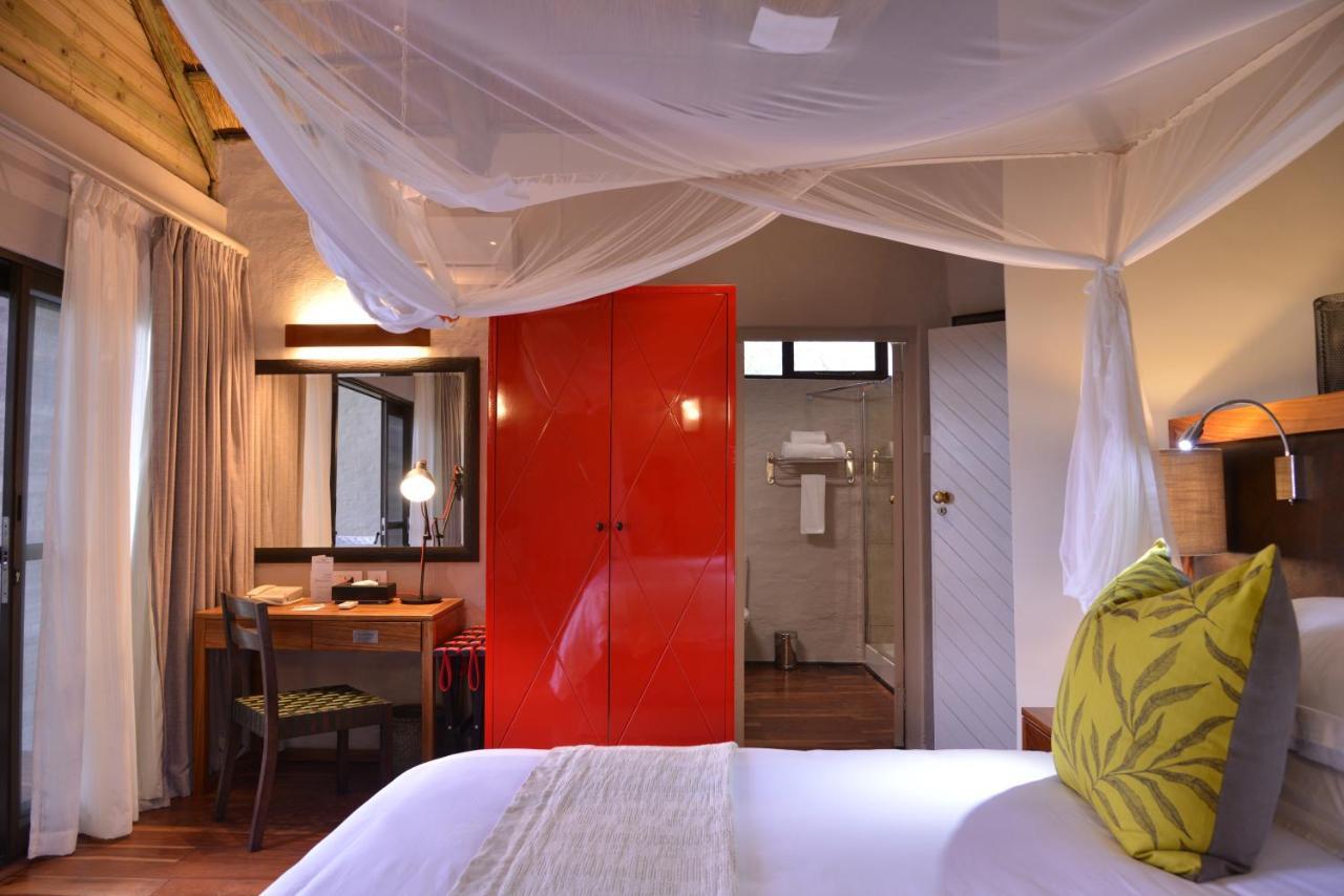 Victoria Falls Safari Suites Kamer foto